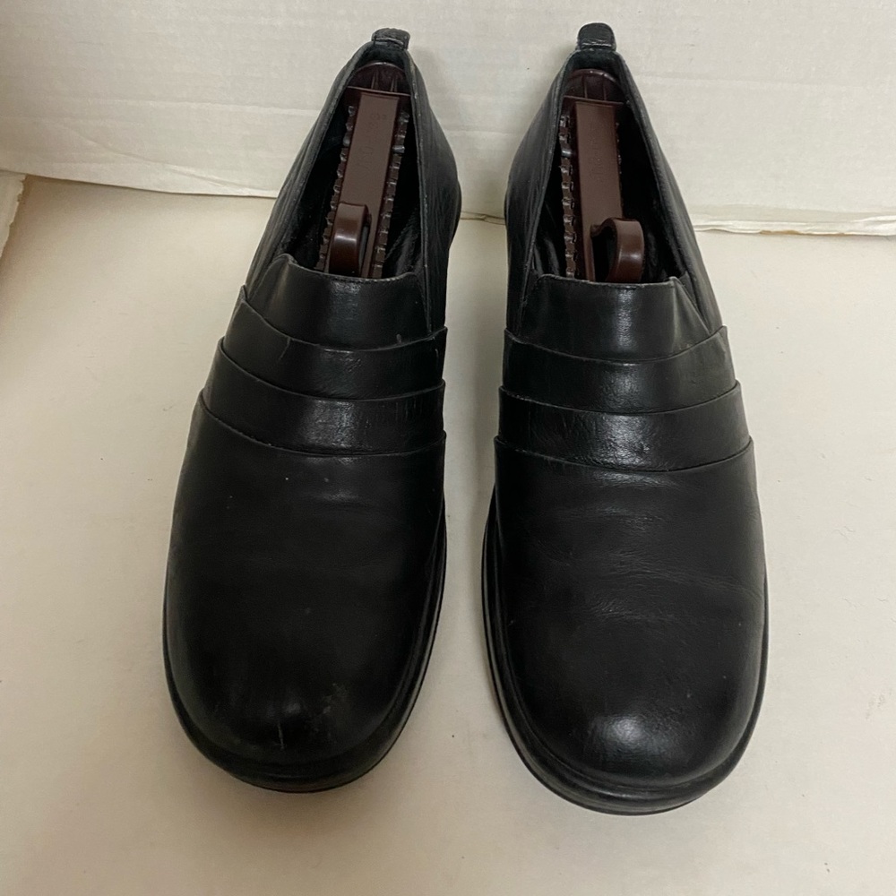 Dansko women’s Black Leather Chunky Heels Sz 10,40